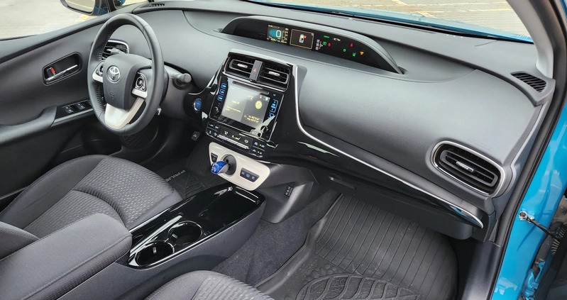 Toyota Prius cena 89700 przebieg: 6000, rok produkcji 2017 z Chorzele małe 667